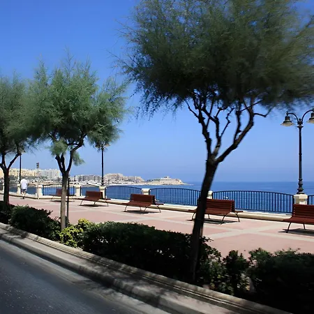 Sunlit 3br Oasis In Prime Location * Sliema
