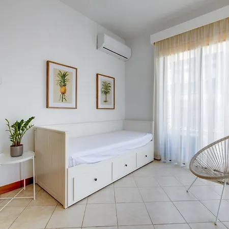Sunlit 3br Oasis In Prime Location דירה סליאמה