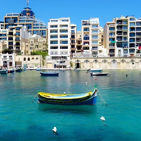 Sunlit 3br Oasis In Prime Location Apartament Sliema