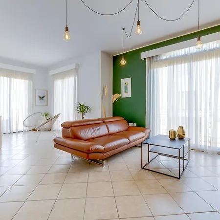 Sunlit 3br Oasis In Prime Location Apartment Sliema